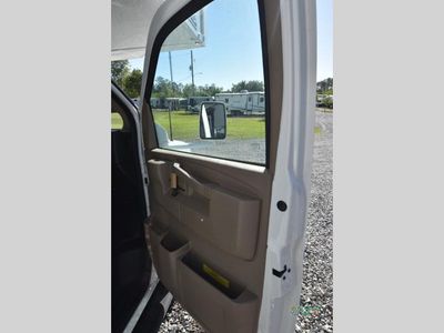 2024 Thor Motor Coach Four Winds — photo 12 view