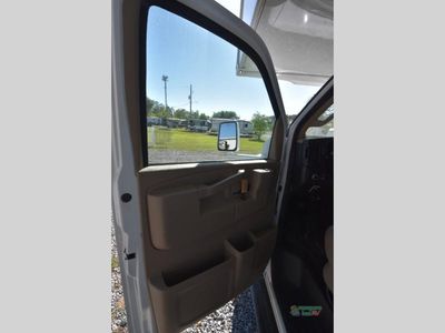 2024 Thor Motor Coach Four Winds — photo 14 view
