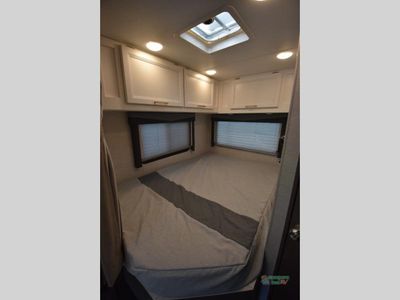 2024 Thor Motor Coach Four Winds — photo 42 view