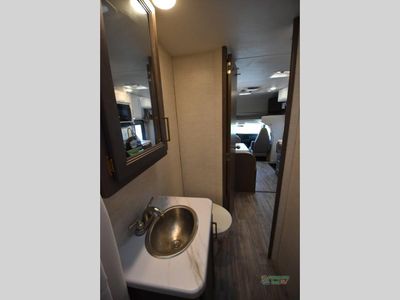 2024 Thor Motor Coach Four Winds — photo 47 view