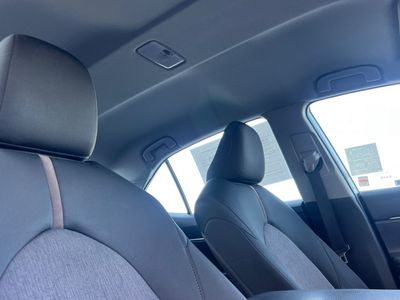 2019 Toyota Camry - Photo 16