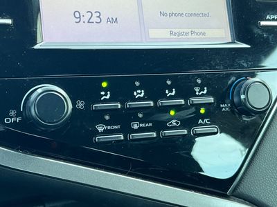 2019 Toyota Camry - Photo 20