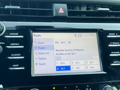 2019 Toyota Camry - Photo 18