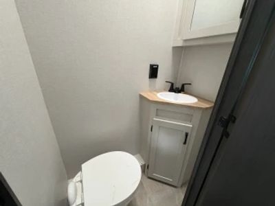 2025 Coachmen Brookstone - Photo 14