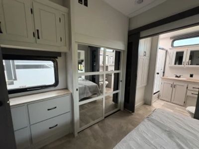 2025 Coachmen Brookstone - Photo 21