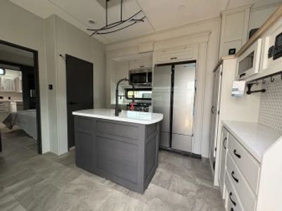 2025 Coachmen Brookstone - Photo 6