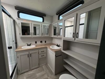 2025 Coachmen Brookstone - Photo 22