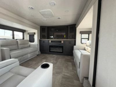 2025 Coachmen Brookstone - Photo 17