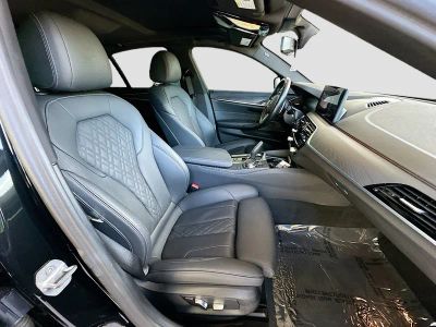 2023 BMW 5 Series — photo 30 view