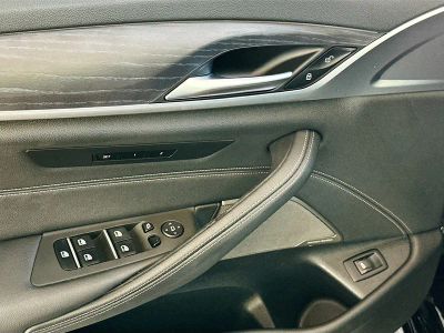 2023 BMW 5 Series — photo 18 view