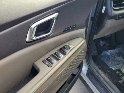 2026 Kia Carnival Hybrid — engine compartment view