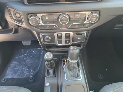 2026 Jeep Wrangler — photo 15 view