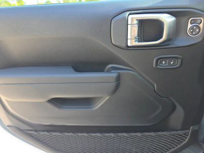 2026 Jeep Wrangler — photo 16 view