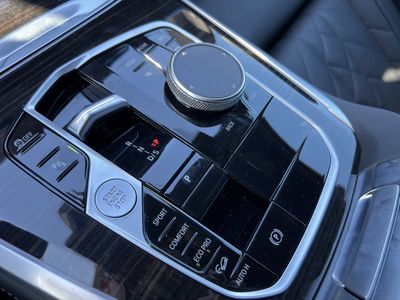 2026 Pre-Owned 2025 BMW X5 xDrive40i - Photo 26