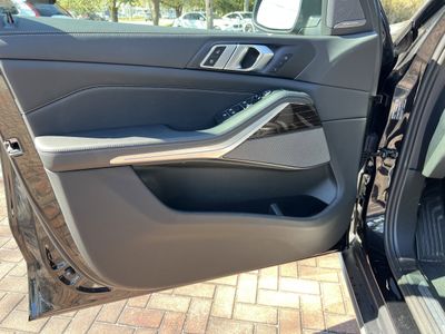 2026 Pre-Owned 2025 BMW X5 xDrive40i - Photo 14