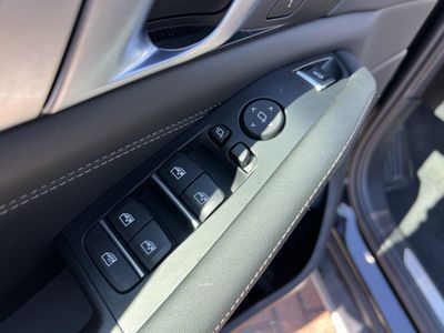 2026 Pre-Owned 2025 BMW X5 xDrive40i - Photo 15