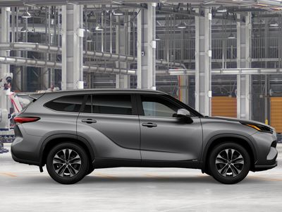 2026 Toyota Highlander Hybrid — photo 12 view