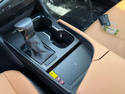 2024 Lexus ES — photo 32 view