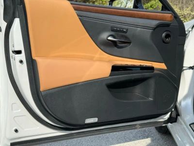 2024 Lexus ES — photo 19 view