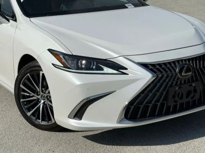2024 Lexus ES — interior view