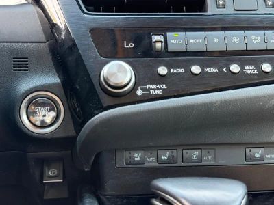 2024 Lexus ES — photo 30 view