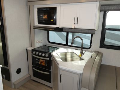 2026 Thor Motor Coach Pasadena SE - Photo 7