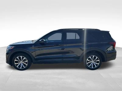 2025 Ford Explorer — side profile view