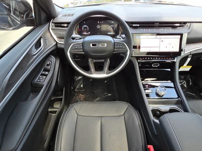 2026 Jeep Grand Cherokee — photo 11 view