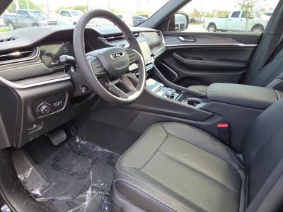 2026 Jeep Grand Cherokee — photo 14 view