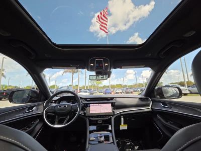 2026 Jeep Grand Cherokee — photo 10 view