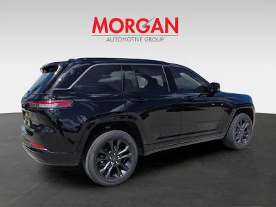 2026 Jeep Grand Cherokee — interior view