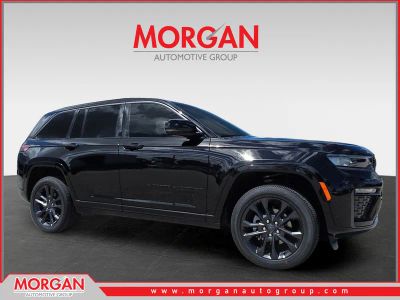 2026 Jeep Grand Cherokee Limited in Black — front three-quarter view