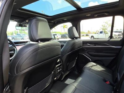 2026 Jeep Grand Cherokee — photo 9 view