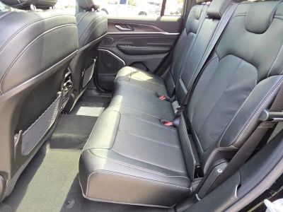 2026 Jeep Grand Cherokee — photo 8 view