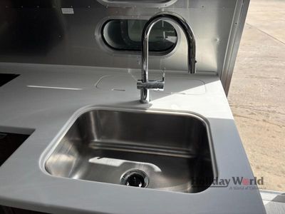 2026 Airstream Globetrotter - Photo 11