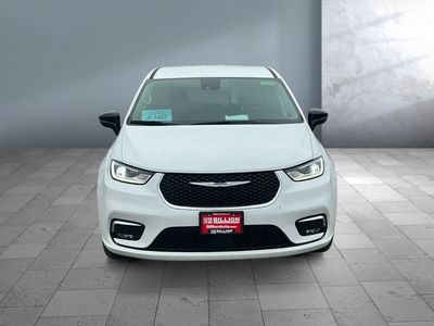 2024 Chrysler Pacifica - Photo 2