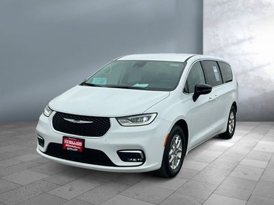 2024 Chrysler Pacifica - Photo 1