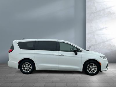 2024 Chrysler Pacifica - Photo 7