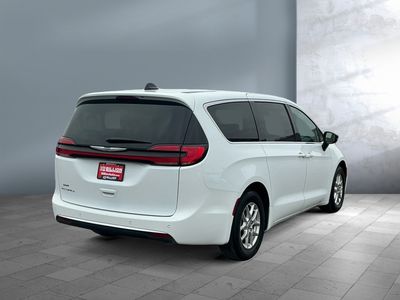 2024 Chrysler Pacifica - Photo 6