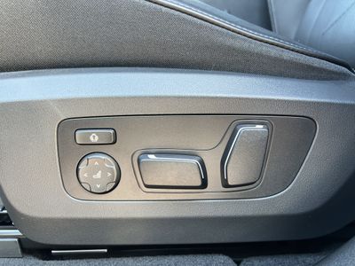 2026 Pre-Owned 2025 BMW X3 30 xDrive - Photo 36