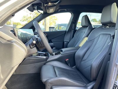 2026 Pre-Owned 2025 BMW X3 30 xDrive - Photo 16