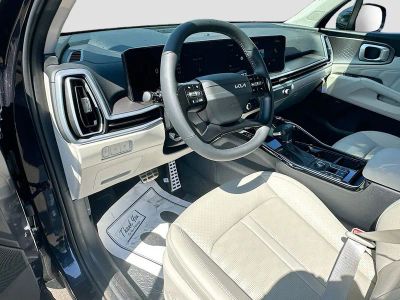 2026 Kia Sorento — photo 9 view