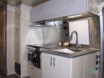 2026 Airstream Flying Cloud - Photo 24