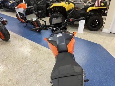 2024 KTM 250 Duke - Photo 10