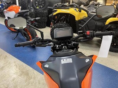 2024 KTM 250 Duke - Photo 11