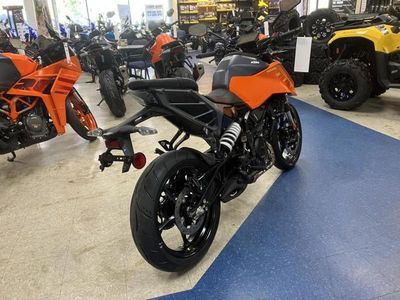 2024 KTM 250 Duke - Photo 5