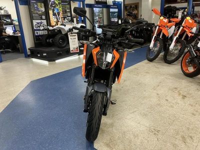 2024 KTM 250 Duke - Photo 3