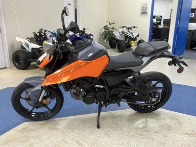 2024 KTM 250 Duke - Photo 8