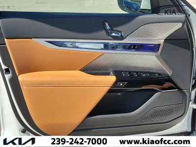 2025 BMW 7 Series — photo 21 view