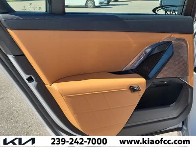 2025 BMW 7 Series — photo 17 view